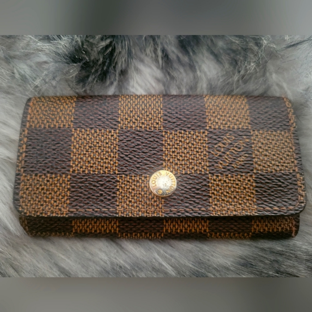 Louis Vuitton Authentic Key Case